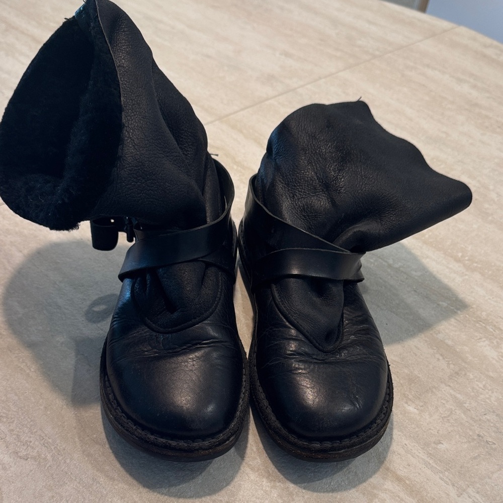Trippen Wax finish Bootie shearling lined